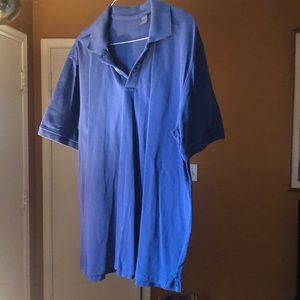 Men’s 100% cotton polo shirt .